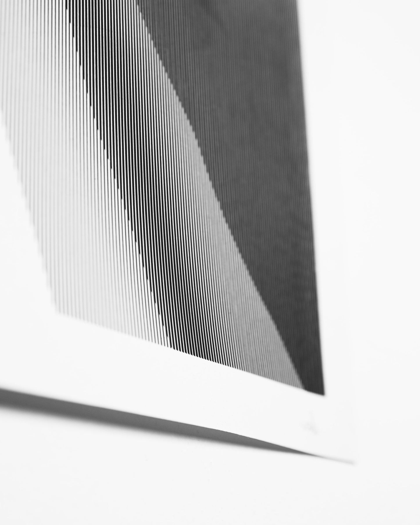 Dettaglio di "Diffusione II" di Ciredz, un esempio di print-based art. Questo monotipo serigrafico su carta è un'opera unica edita dal laboratorio di Varsi Art & Lab.