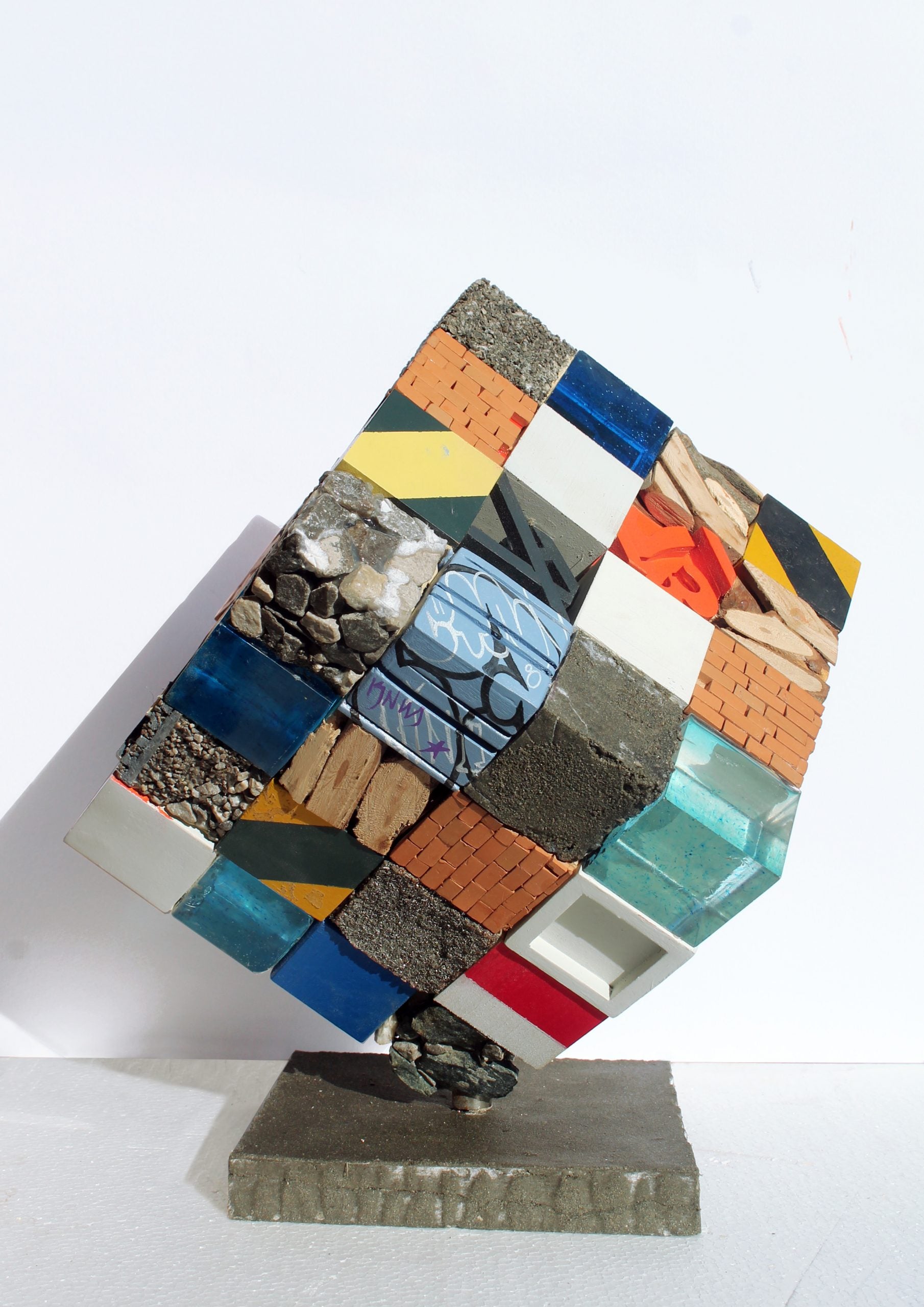 contemporary art by Etnik at Galleria Varsi